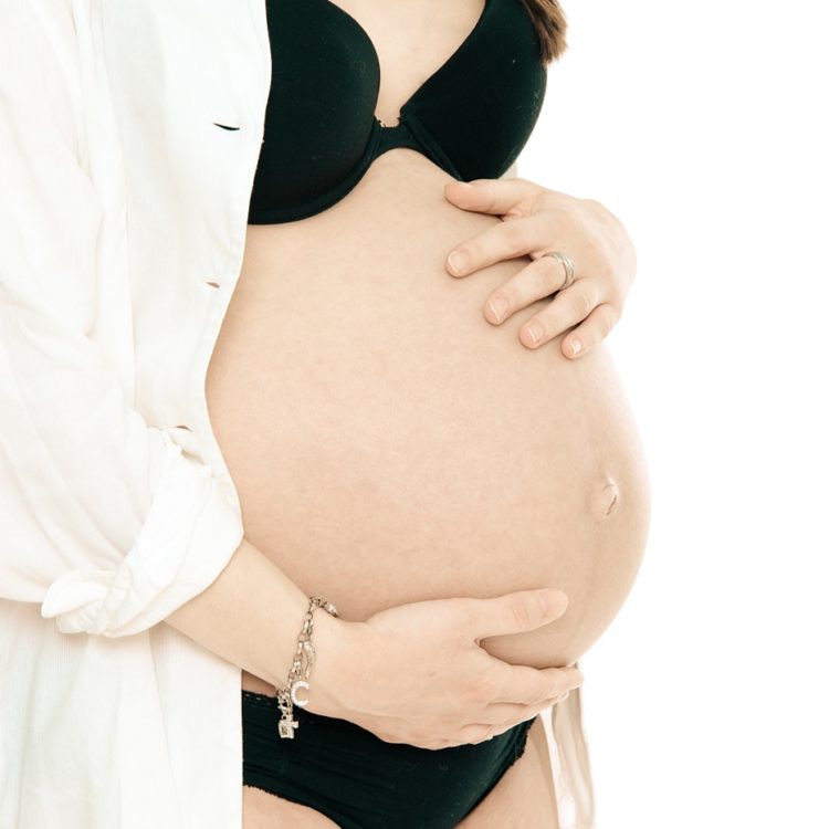 Babybauch-Bellyfoto-Schwangerschaft-Schwangerschaftsfoto