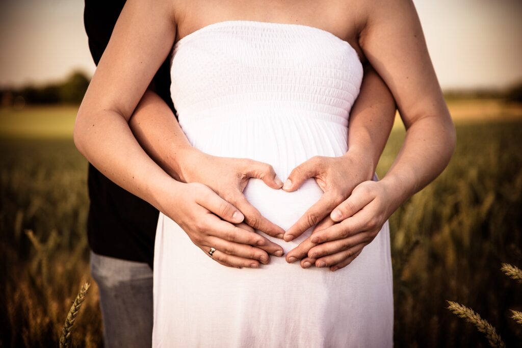 Babybauch-Bellyfoto-Schwangerschaft-Schwangerschaftsfoto
