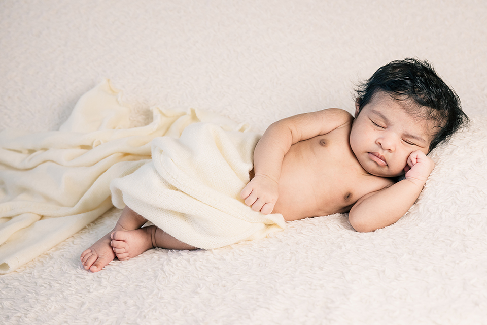 Neugeborenenfotografie-Neugeborenenfotograf- Babyfotograf-Neugeborenenshooting