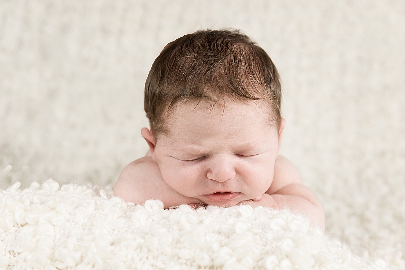 Neugeborenenfotografie-Neugeborenenfotograf- Babyfotograf-Neugeborenenshooting