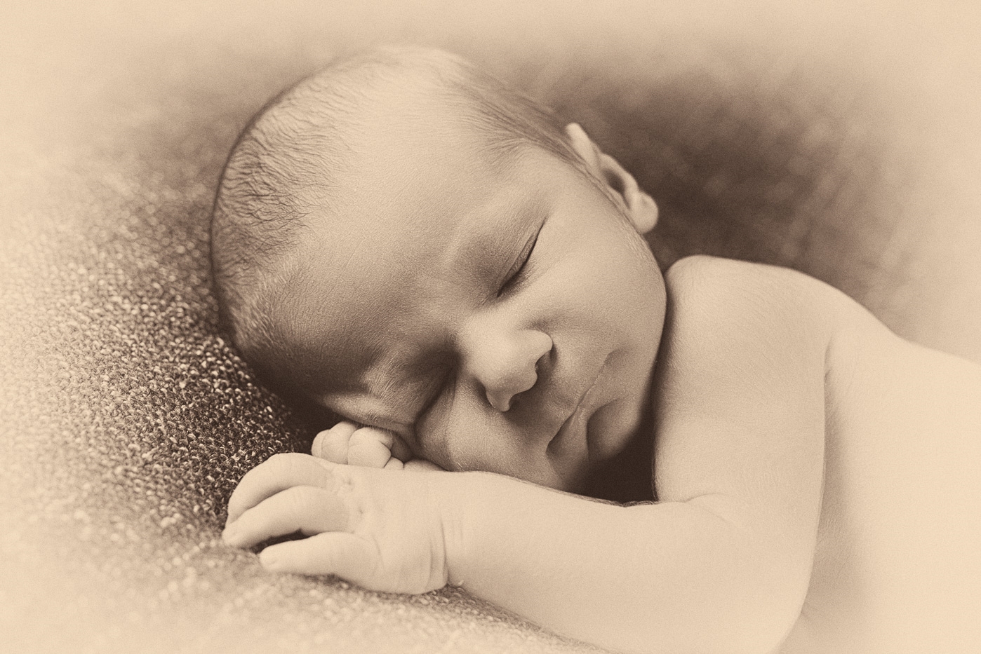 Neugeborenenfotografie-Neugeborenenfotograf- Babyfotograf-Neugeborenenshooting